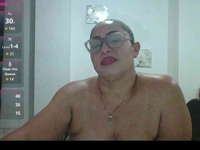 Hotmommyxxx webcam