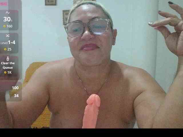 Hotmommyxxx webcam