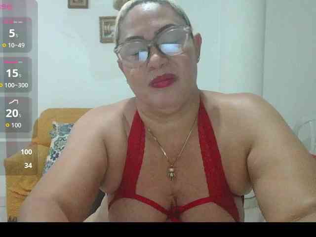 Hotmommyxxx webcam