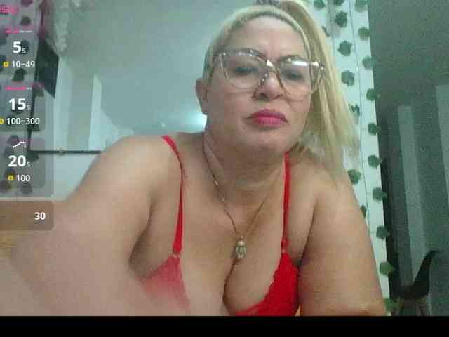 Hotmommyxxx webcam