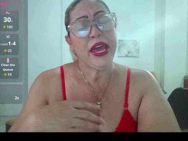 Hotmommyxxx webcam