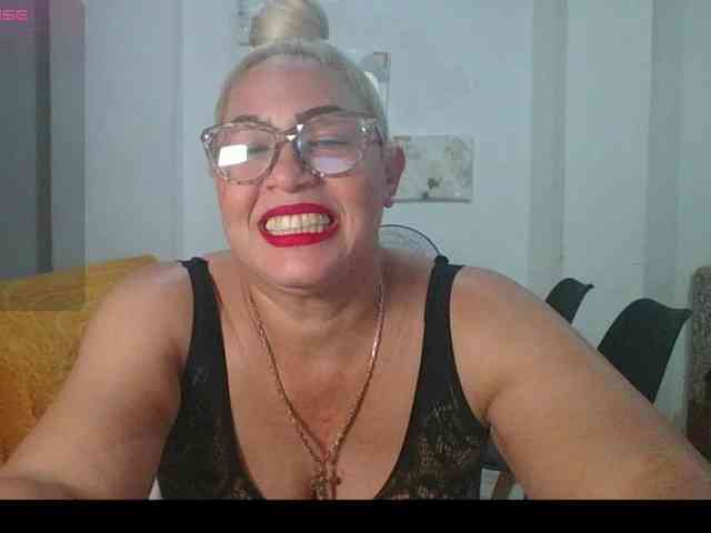 Hotmommyxxx webcam