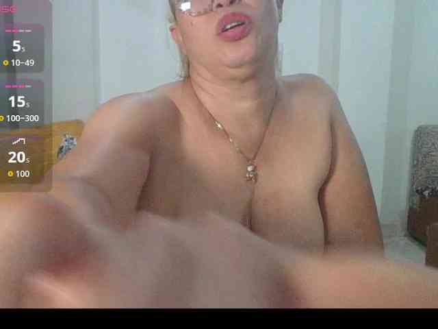 Hotmommyxxx webcam