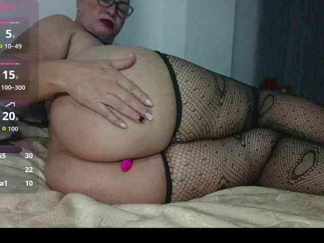 Hotmommyxxx webcam