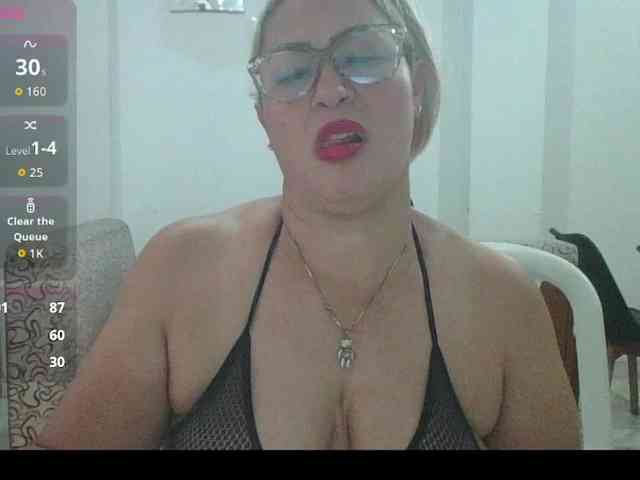 Hotmommyxxx webcam