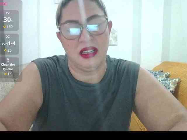 Hotmommyxxx webcam