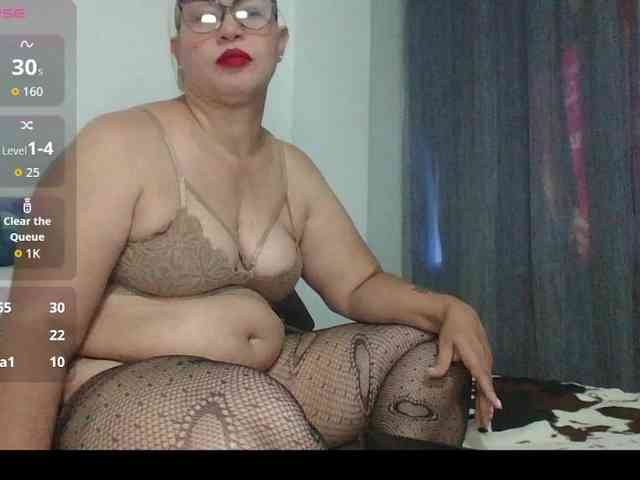 Hotmommyxxx webcam
