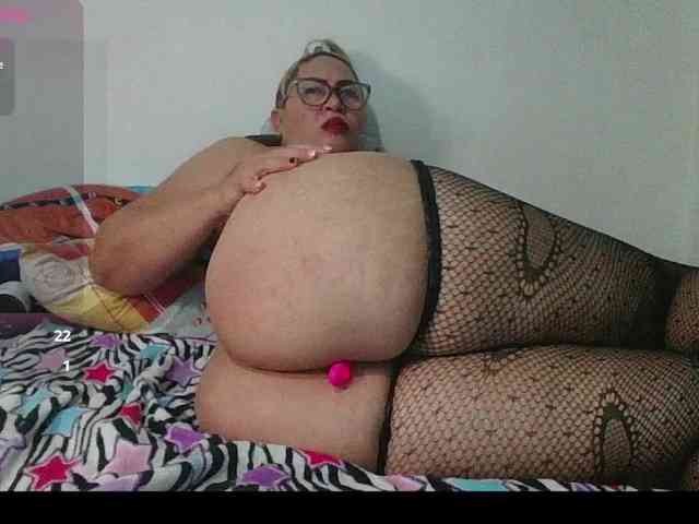 Hotmommyxxx webcam