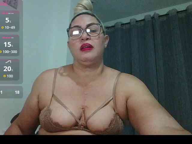 Hotmommyxxx webcam