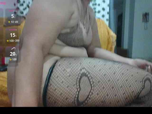 Hotmommyxxx webcam