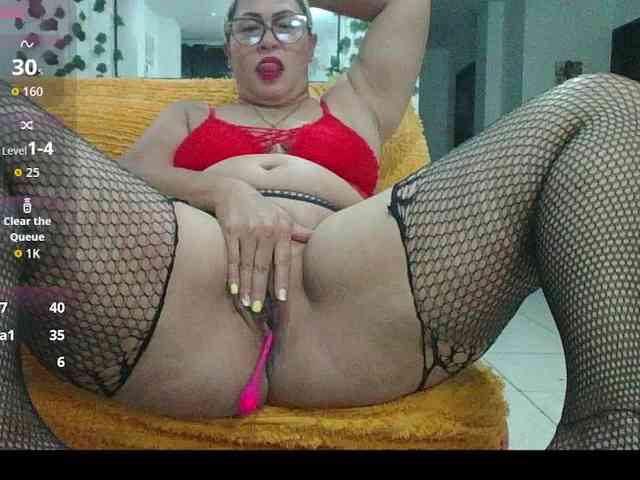 Hotmommyxxx webcam