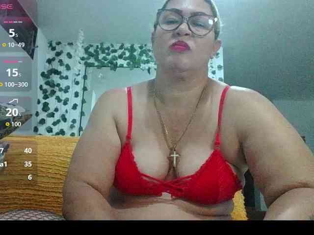 Hotmommyxxx webcam