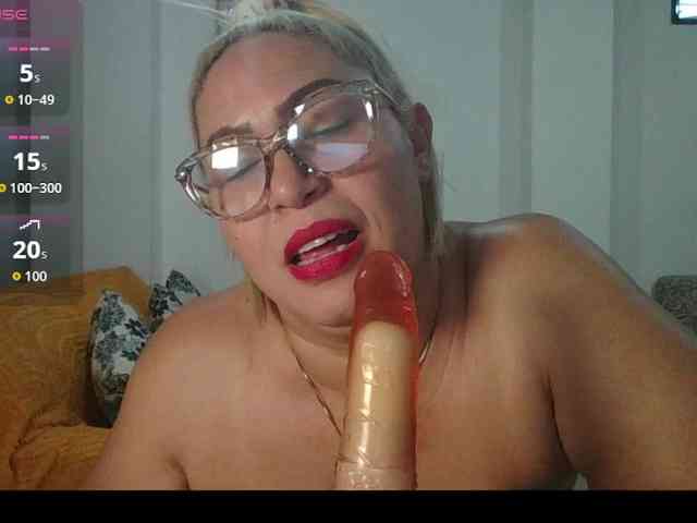 Hotmommyxxx webcam