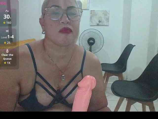 Hotmommyxxx webcam