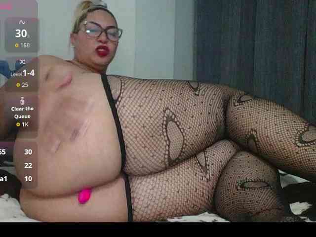 Hotmommyxxx webcam