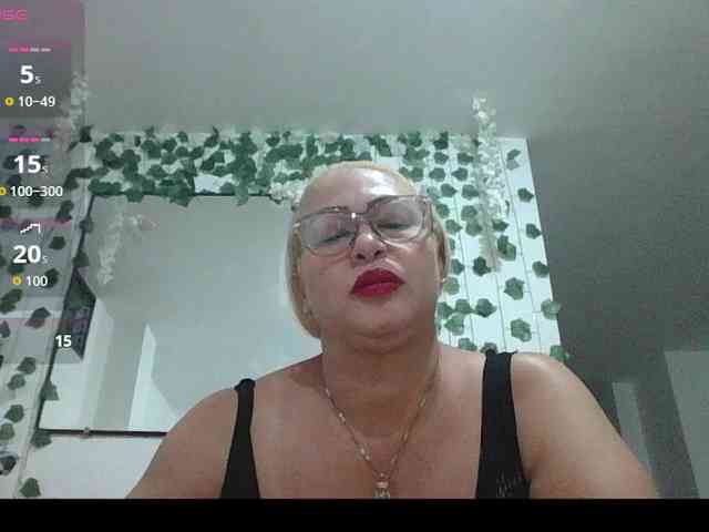 Hotmommyxxx webcam