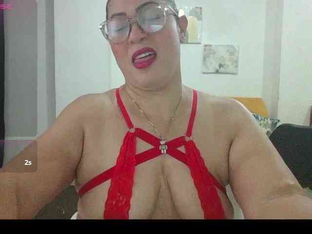 Hotmommyxxx webcam