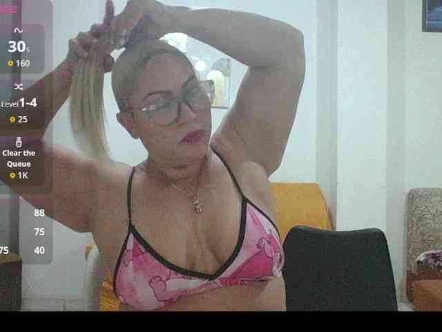 Hotmommyxxx webcam