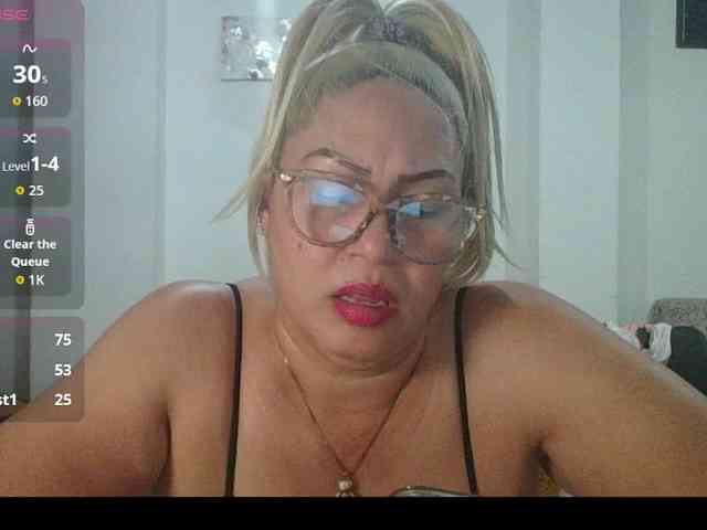 Hotmommyxxx webcam