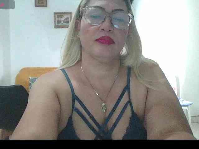 Hotmommyxxx