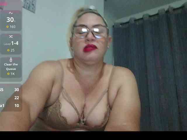 Hotmommyxxx webcam