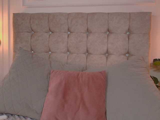 CandyLips4 live cam on BongaCams