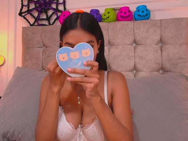 CandyLips4 live cam on BongaCams