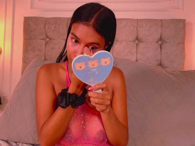 CandyLips4 live cam on BongaCams
