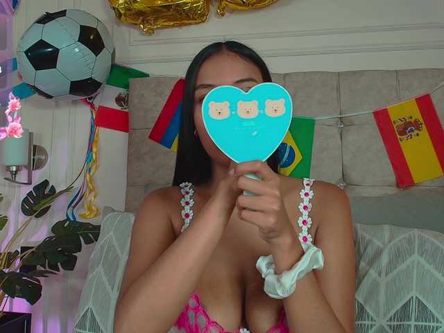 CandyLips4 live cam on BongaCams