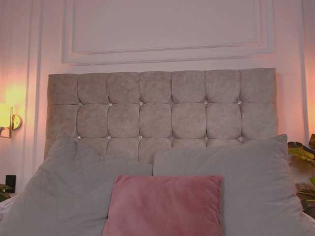 CandyLips4 live cam on BongaCams
