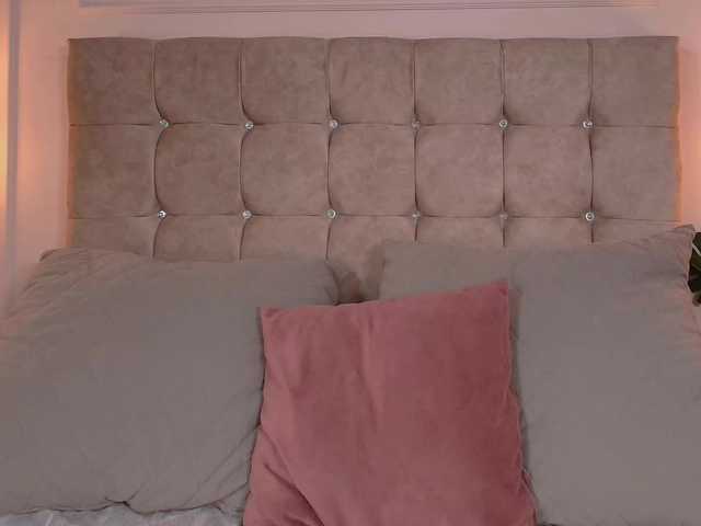 CandyLips4 live cam on BongaCams