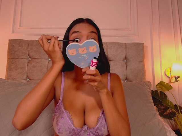 CandyLips4 live cam on BongaCams