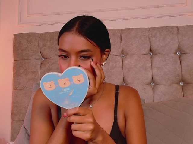 CandyLips4 live cam on BongaCams