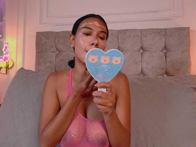 CandyLips4 live cam on BongaCams
