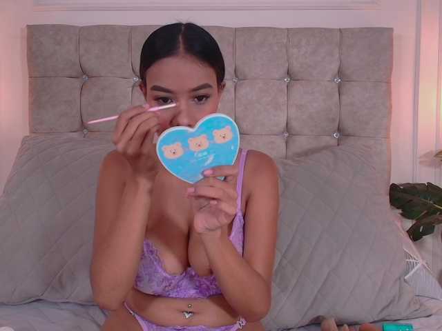 CandyLips4 live cam on BongaCams