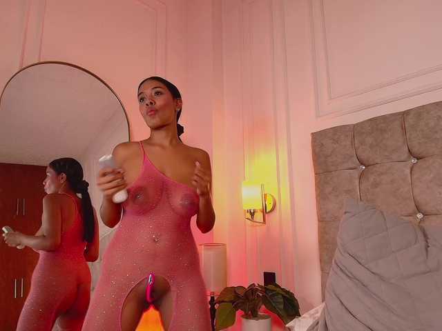 CandyLips4 live cam on BongaCams