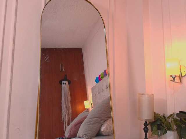 CandyLips4 live cam on BongaCams