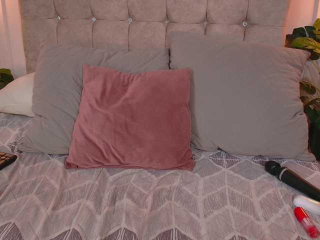 CandyLips4 live cam on BongaCams