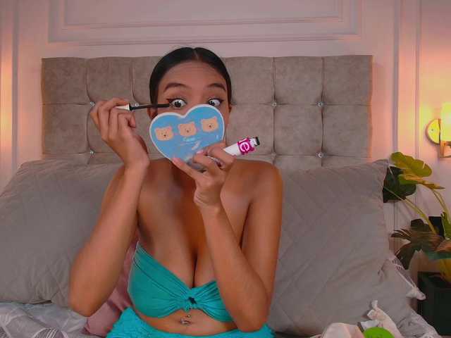 CandyLips4 live cam on BongaCams