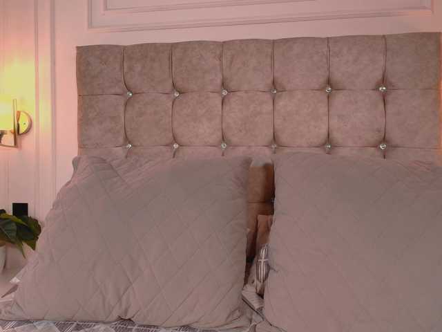 CandyLips4 live cam on BongaCams