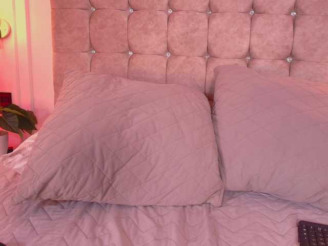 CandyLips4 live cam on BongaCams