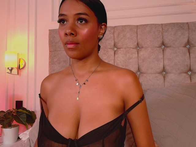 CandyLips4 live cam on BongaCams