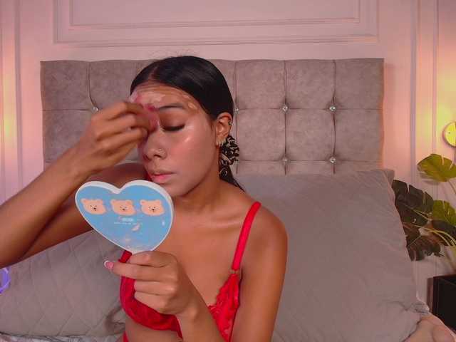 CandyLips4 live cam on BongaCams