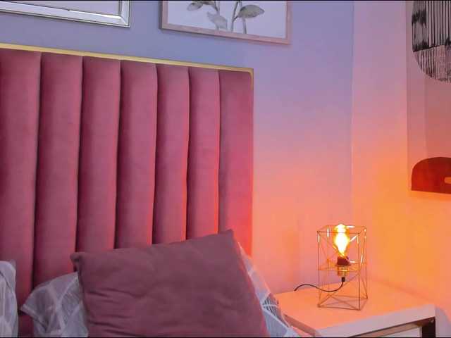 CandyLips4 live cam on BongaCams