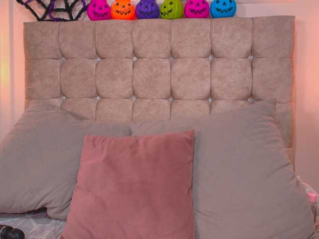 CandyLips4 live cam on BongaCams