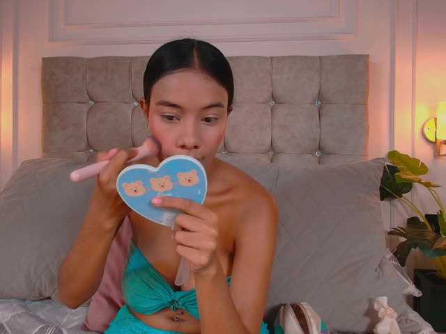 CandyLips4 live cam on BongaCams
