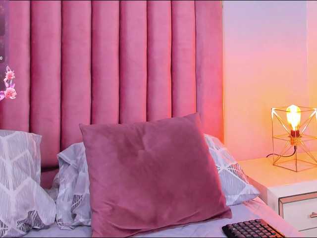 CandyLips4 live cam on BongaCams