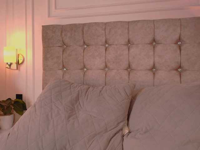 CandyLips4 live cam on BongaCams
