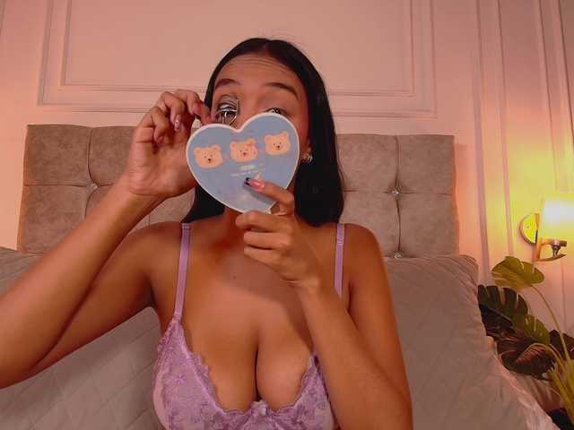 CandyLips4 live cam on BongaCams