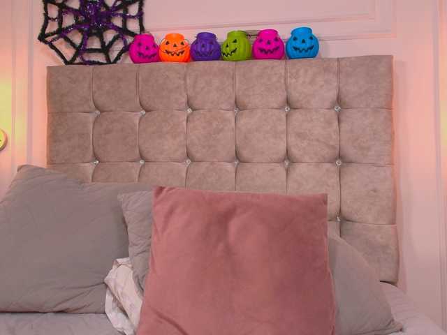 CandyLips4 live cam on BongaCams